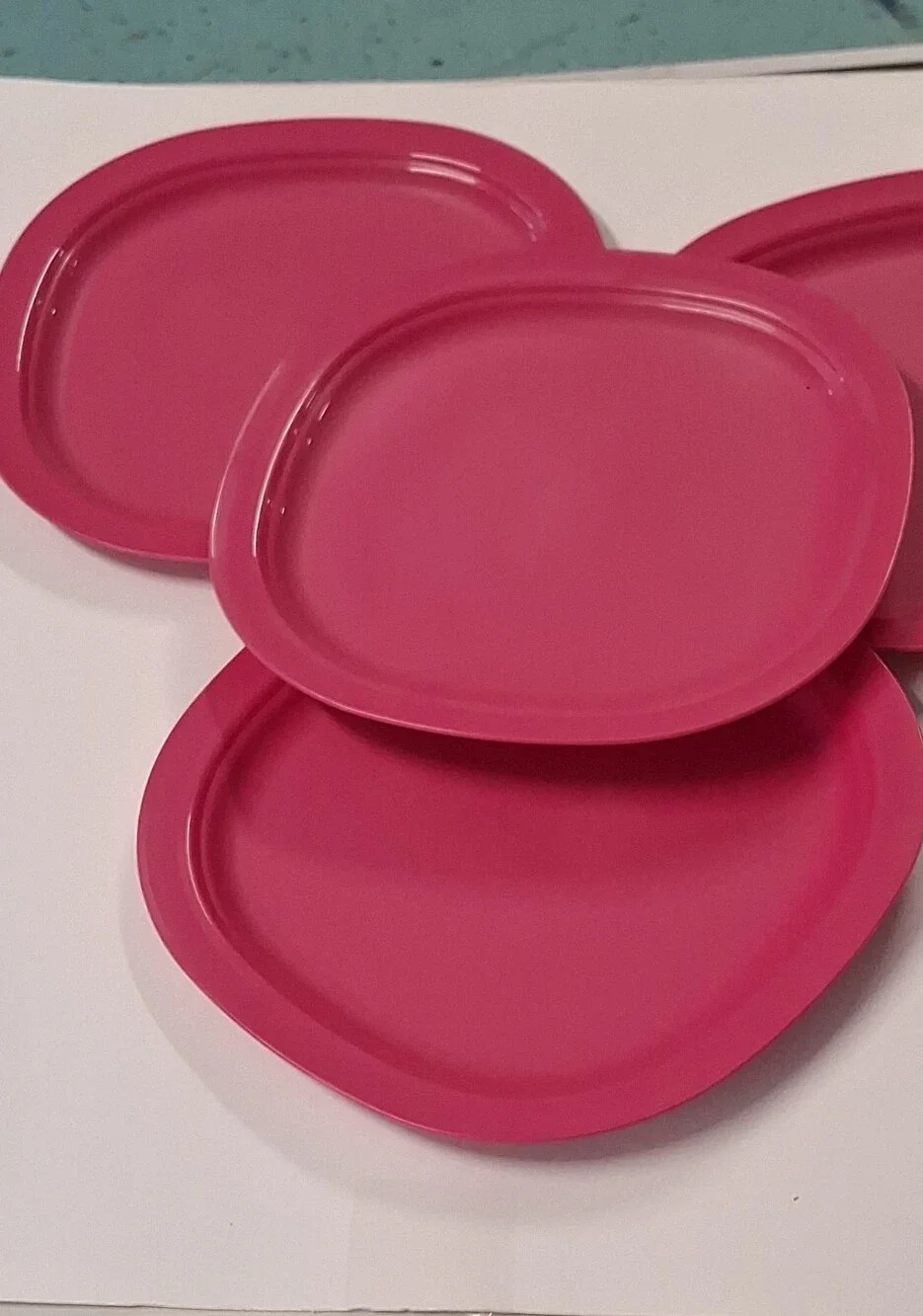 Tupperware stylish magenta